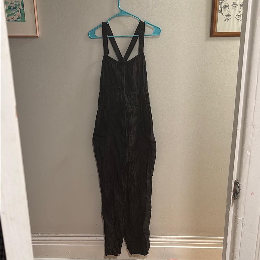 Free People adventure overalls 🖤